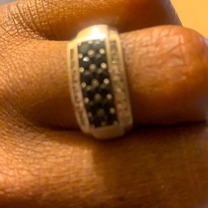 Size 7 make ring beautiful black &white diamonds